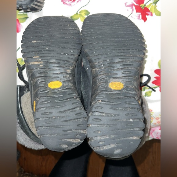 Ugg Adirondack for women - Picture 2 of 5